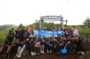 Foto: Puluhan mahasiswa Fakultas Teknik Universitas Diponegoro (UNDIP) berfoto bersama usai melaksanakan kegiatan Teknik Peduli Lingkungan (TPL) 2026 di kawasan Jalur Thekelan, Taman Nasional Gunung Merbabu, Kabupaten Semarang, Jawa Tengah