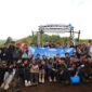 Foto: Puluhan mahasiswa Fakultas Teknik Universitas Diponegoro (UNDIP) berfoto bersama usai melaksanakan kegiatan Teknik Peduli Lingkungan (TPL) 2026 di kawasan Jalur Thekelan, Taman Nasional Gunung Merbabu, Kabupaten Semarang, Jawa Tengah