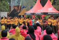 Foto: Semangat Kebersamaan Warnai Olahraga Bersama Hari Bhayangkara ke-80 di Trenggalek