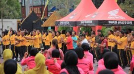 Foto: Semangat Kebersamaan Warnai Olahraga Bersama Hari Bhayangkara ke-80 di Trenggalek