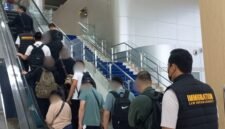 Kantor Imigrasi Kelas I Khusus TPI Surabaya mendeportasi delapan warga negara asing (WNA) asal Republik Rakyat Tiongkok (RRT) setelah terbukti melakukan aktivitas kerja yang tidak sesuai dengan izin tinggal yang dimiliki.