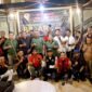 Foto: Ketua PWI DKI Jakarta Kesit Budi Handoyo bersama Ketua SIWO PWI DKI Jakarta Nonie Rering berfoto bersama para peserta Turnamen Biliar Antarwartawan SIWO PWI DKI Jakarta 2026 di Berlian Billiard, Jakarta Selatan, Foto: Joko Dolok/PWI DKI Jakarta.