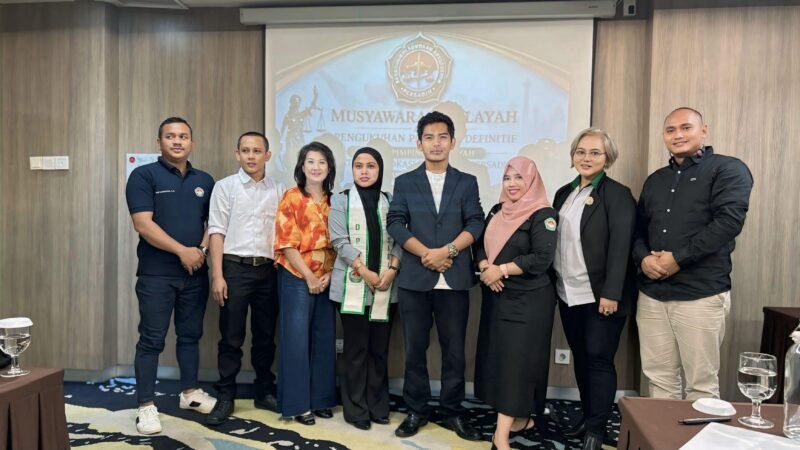 Foto: Pengurus dan anggota Dewan Pimpinan Wilayah (DPW) PERSADIN Provinsi DKI Jakarta berfoto bersama usai Musyawarah Wilayah dan pengukuhan kepengurusan definitif di Hotel Grandhika, Jakarta Selatan. Forum tersebut menetapkan Awy Eziary sebagai Ketua DPW PERSADIN DKI Jakarta sekaligus menegaskan komitmen organisasi untuk memperkuat profesionalisme advokat.