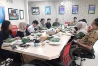 Foto: Perhutani KPH Bandung Utara bersama PT Muawanah Al Masoem menggelar kegiatan monitoring dan evaluasi Perjanjian Kerja Sama (PKS) Pemanfaatan Jasa Lingkungan Pendayagunaan Sumber Daya Air di Kantor PT Muawanah Al Masoem, Cileunyi, Kabupaten Bandung, Kamis (18/6/2026)