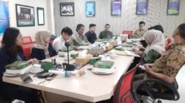 Foto: Perhutani KPH Bandung Utara bersama PT Muawanah Al Masoem menggelar kegiatan monitoring dan evaluasi Perjanjian Kerja Sama (PKS) Pemanfaatan Jasa Lingkungan Pendayagunaan Sumber Daya Air di Kantor PT Muawanah Al Masoem, Cileunyi, Kabupaten Bandung, Kamis (18/6/2026)