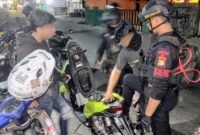 Foto: Patroli Brimob PMJ Amankan 3 Remaja Diduga Hendak Balap Liar di Bekasi. (Dok-Istimewa)