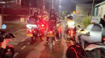Foto: Patroli Brimob PMJ Dan Perintis Gagalkan Dugaan Tawuran di Cipinang Muara, Sajam dan Molotov Diamankan. (Dok-Istimewa)