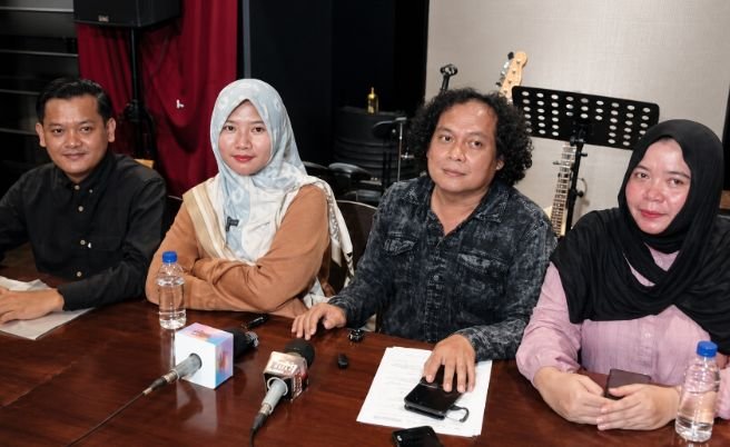 Foto: Deolipa Yumara dampingi Herawati dan Nia sebagai kuasa hukum dalam perkara dengan Erin Taulany, saat konferensi pers dikawasan Kemang, Jakarta Selatan, Kamis (4/6/2026). (Dok-Istimewa)