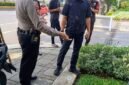 Foto: Respons Cepat Patroli Ditpamobvit PMJ Tolong Korban Kecelakaan di Gatot Subroto. (Dok-Istimewa)