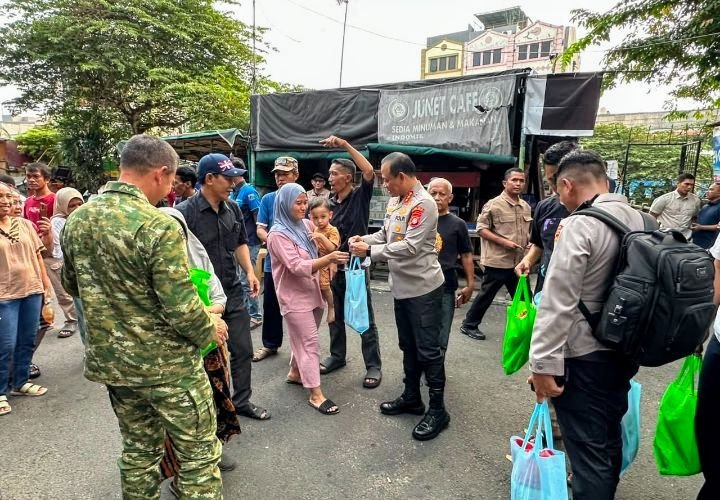Foto: Giat Jaga Jakarta On The Spot yang dipimpin Kapolda Metro Jaya, Komjen Pol. Asep Edi Suheri, bersama Pangdam Jaya, Letjen TNI Deddy Suryadi, di Kelurahan Krukut, Kecamatan Tamansari, Jakarta Barat, Selasa (9/6/2026). (Dok-Istimewa)