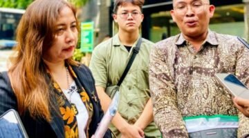 Foto: Pasien berinisial Y didampingi tim kuasa hukum mendatangi Polda Metro Jaya untuk menyerahkan sejumlah bukti tambahan serta menghadirkan saksi-saksi guna memperkuat proses penyelidikan yang sedang dilakukan aparat kepolisian, Selasa (9/6/2026). (Dok-Istimewa)