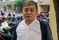 Foto: Yasin, warga Depok yang mengaku merasakan kemudahan saat mengurus proses balik nama kendaraan di Samsat Depok pada Rabu (10/6/2026). (Dok-Istimewa)