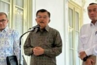 Foto: Wakil Presiden Indonesia ke-10 dan ke-12 Jusuf Kalla saat memberikan keterangan pers kepada awak media usai bertemu dengan Presiden Prabowo Subianto di Istana Merdeka, Jakarta, Kamis (11/6/2026). (Dok-Istimewa)