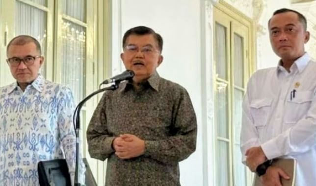 Foto: Wakil Presiden Indonesia ke-10 dan ke-12 Jusuf Kalla saat memberikan keterangan pers kepada awak media usai bertemu dengan Presiden Prabowo Subianto di Istana Merdeka, Jakarta, Kamis (11/6/2026). (Dok-Istimewa)