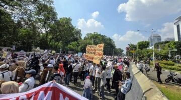 Foto: Polda Metro Jaya (PMJ) pastikan aksi unjuk rasa di silang selatan monas nerjalan terkendali. (Dok-Istimewa)