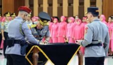 Foto: Kapolri Jenderal Pol. Listyo Sigit Prabowo memimpin langsung upacara kenaikan pangkat ke dan dalam golongan bagi personel Polri yang berlangsung di Markas Besar Polri, Jakarta, Selasa (30/6/2026). (Dok-Istimewa)