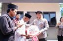 Foto: Peresmian rumah dilakukan langsung oleh Wakapolri, Komjen Pol. Prof. Dr. Dedi Prasetyo, S.H., M.Hum., M.Si., M.M., didampingi sejumlah pejabat utama Mabes Polri, di antaranya Dankorbrimob Polri, Kadivhubinter Polri, Aslog Kapolri, dan Karofaskon Slog Polri. (Dok-Istimewa)
