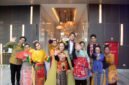 Foto: Semangat Inklusivitas Sambut 5 Abad Jakarta. Sejumlah anak penyandang disabilitas berpose bersama perwakilan Vertu Harmoni Jakarta dan Sahabat Kreatif Inklusi usai mengikuti rangkaian acara 