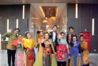 Foto: Semangat Inklusivitas Sambut 5 Abad Jakarta. Sejumlah anak penyandang disabilitas berpose bersama perwakilan Vertu Harmoni Jakarta dan Sahabat Kreatif Inklusi usai mengikuti rangkaian acara 