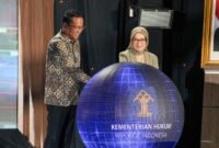 Kementerian Hukum melalui Direktorat Jenderal Kekayaan Intelektual (DJKI) meluncurkan Etalase Produk Indikasi Geografis Indonesia di Tokopedia dan TikTok Shop sebagai upaya memperluas pemasaran produk unggulan daerah melalui platform digital.