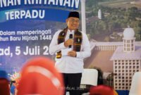 Badan Pengelola Masjid Istiqlal (BPMI) menggelar Layanan Khitan Terpadu (LKT) bertajuk Khitan Sehat, Meriah dengan Budaya Betawi di Selasar Ar-Razaq, Masjid Istiqlal, Jakarta, Minggu (5/7). Sebanyak 110 anak mengikuti khitan massal yang dikemas dengan nuansa budaya Betawi.