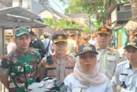 Pemerintah Kecamatan Tanah Abang bersama tim gabungan dari unsur TNI, Polri, Satpol PP, serta Forkopimda menertibkan tujuh bangunan liar yang berdiri di atas saluran air di kawasan Jalan Kampung Bali XXXII, RT 02/RW 09,