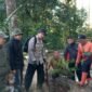 Foto: Perum Perhutani KPH Bandung Utara bersama BPBD Kabupaten Subang, jajaran BKPH Cisalak, Polisi Kehutanan, dan LMDH Sangkuriang melaksanakan aksi penanaman 50 bibit pohon jenis damar, pinus, dan rasamala di kawasan wisata Great Panorama Lodge and Camp, Catang Angkong, Senin (13/7/2026).