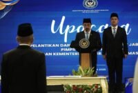 Menteri Imigrasi dan Pemasyarakatan Agus Andrianto melantik Rudi Setiawan sebagai Inspektur Jenderal (Irjen) Kementerian Imigrasi dan Pemasyarakatan (Kemenimipas) di Aula Jusuf Adiwinata, Gedung Kemenimipas, Jakarta, Kamis (16/7).