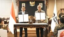Kementerian Kebudayaan resmi menjalin kerja sama strategis dengan Badan Pengelola Investasi Daya Anagata Nusantara (BPI Danantara) untuk memperkuat ekosistem pemajuan kebudayaan nasional. Kolaborasi tersebut ditandai dengan penandatanganan nota kesepahaman (MoU) di Kantor Kementerian Kebudayaan, Jakarta, Sabtu (18/7).