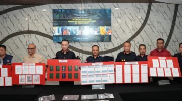 Kantor Imigrasi Kelas I Non TPI Tangerang membongkar dugaan penyalahgunaan izin tinggal investor oleh 10 warga negara asing (WNA) yang menggunakan dokumen dan data fiktif untuk memperoleh Izin Tinggal Terbatas (ITAS) Investor di Indonesia.
