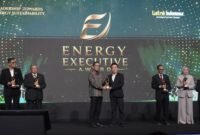 Foto: Executive Director PT CCEPC Environment Protection and Energy Comprehensive Utilization Indonesia (CCEPC Indonesia), Gao Hai (tengah kanan), menerima Energy Executive Award 2026.