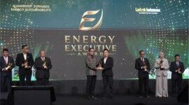 Foto: Executive Director PT CCEPC Environment Protection and Energy Comprehensive Utilization Indonesia (CCEPC Indonesia), Gao Hai (tengah kanan), menerima Energy Executive Award 2026.