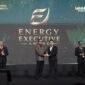 Foto: Executive Director PT CCEPC Environment Protection and Energy Comprehensive Utilization Indonesia (CCEPC Indonesia), Gao Hai (tengah kanan), menerima Energy Executive Award 2026.