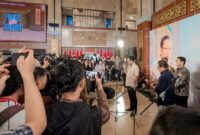 Pemerintah resmi memberlakukan Peraturan Pemerintah (PP) Nomor 30 Tahun 2026 tentang Jenis dan Tarif atas Jenis Penerimaan Negara Bukan Pajak (PNBP) yang berlaku di lingkungan Kementerian Hukum. Aturan yang ditandatangani Presiden Prabowo Subianto pada 2 Juli 2026 itu memuat penyesuaian tarif sejumlah layanan, mulai dari kekayaan intelektual hingga administrasi kewarganegaraan.