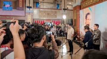 Pemerintah resmi memberlakukan Peraturan Pemerintah (PP) Nomor 30 Tahun 2026 tentang Jenis dan Tarif atas Jenis Penerimaan Negara Bukan Pajak (PNBP) yang berlaku di lingkungan Kementerian Hukum. Aturan yang ditandatangani Presiden Prabowo Subianto pada 2 Juli 2026 itu memuat penyesuaian tarif sejumlah layanan, mulai dari kekayaan intelektual hingga administrasi kewarganegaraan.