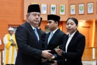 Sekretaris Jenderal (Sekjen) Kementerian Dalam Negeri (Kemendagri) Tomsi Tohir meminta aparatur sipil negara (ASN), terutama pejabat administrator, pengawas, dan fungsional yang baru dilantik, untuk meninggalkan pola kerja yang hanya mengulang rutinitas.