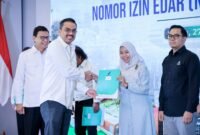 Kementerian Usaha Mikro, Kecil, dan Menengah (UMKM) bersama Badan Pengawas Obat dan Makanan (BPOM) meluncurkan program SAPA SEMESTA UMK Pangan Olahan untuk mempercepat akses perizinan dan sertifikasi bagi pelaku usaha mikro dan kecil (UMK) di sektor pangan olahan.