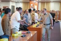 Wali Kota Administrasi Jakarta Pusat, Arifin, memimpin rapat koordinasi lintas sektor guna memperkuat upaya pemberantasan peredaran obat-obatan terlarang, khususnya tramadol, di kawasan Tanah Abang.