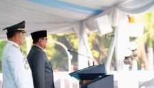 Menteri Dalam Negeri (Mendagri) Muhammad Tito Karnavian mendampingi Presiden Prabowo Subianto melantik 1.204 Pamong Praja Muda Institut Pemerintahan Dalam Negeri (IPDN) Angkatan XXXIII