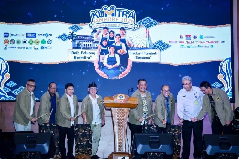 Kementerian Usaha Mikro, Kecil, dan Menengah (UMKM) membukukan potensi transaksi dan komitmen kemitraan senilai Rp6,88 miliar melalui KUMITRA Jambore 2026 di Bandung, Jawa Barat, Kamis (30/7).