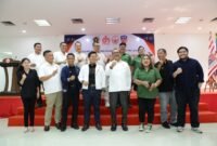 Foto: Kepala Dinas Pemuda dan Olahraga (Dispora) DKI Jakarta Andri Yansyah, Ketua Umum KONI DKI Jakarta Prof. Hidayat Humaid, Ketua Umum Pengprov IKASI DKI Jakarta H. Ghozi Zulazmi, S.IP., bersama pengurus SIWO PWI Jaya.
