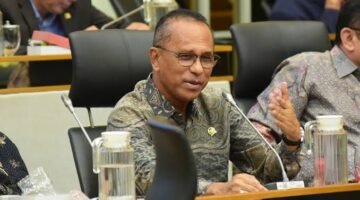 Anggota Komisi IV DPR RI Usman Husin mendesak pemerintah segera menyiapkan langkah mitigasi darurat untuk menghadapi potensi dampak fenomena El Nino 2026 yang diperkirakan memicu kekeringan ekstrem, meningkatkan risiko kebakaran hutan dan lahan (karhutla), serta mengancam ketahanan pangan nasional.