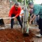 Wali Kota Administrasi Jakarta Pusat Arifin mengapresiasi keberhasilan warga RW 08 Kelurahan Paseban, Kecamatan Senen, dalam mengembangkan program urban farming yang tidak hanya menghasilkan panen, tetapi juga menjadi sarana edukasi bagi masyarakat, terutama anak-anak.