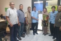 Foto: Perwakilan Majelis Adat Sumedanglarang (MASL), Yayasan Pangeran Sumedang, Rukun Wargi Sumedang, dan koalisi organisasi masyarakat sipil menyerahkan laporan pengaduan resmi kepada BPKP Perwakilan Jawa Barat di Bandung, Jumat (31/7/2026).