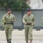 Foto: Komandan Kodaeral IV Laksda TNI Berkat Widjanarko (kanan) didampingi pejabat Kodaeral IV melakukan pemeriksaan barisan saat Upacara Penutupan Pendidikan dan Pelatihan Sarjana Penggerak Pembangunan Indonesia (SPPI) Koperasi Desa/Kelurahan Merah Putih (KDKMP) dan Kampung Nelayan Merah Putih (KNMP) Tahun 2026 di Satdik 1 Tanjung Uban, Kabupaten Bintan, Jumat (31/7/2026).