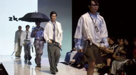 Foto: Model memperagakan koleksi busana karya desainer Indonesia saat Indonesia Trend Fashion Week (ITFW) 2026 di Vertu Ballroom, Vertu Harmoni Jakarta, Minggu (5/7/2026).