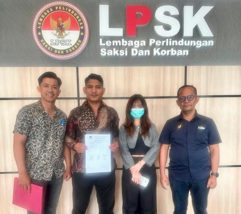 Foto: Korban dugaan kekerasan seksual, penganiayaan, dan percobaan pembunuhan berinisial BSR (23) bersama tim kuasa hukumnya mengajukan permohonan perlindungan ke Lembaga Perlindungan Saksi dan Korban (LPSK), Rabu (8/7/2026). 
