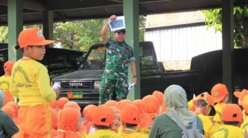 Foto: Belajar Wawasan Kebangsaan, Siswa TK Antusias Ikuti Outing Class di Kodim 0806/Trenggalek.