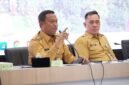 Foto: Wali Kota Administrasi Jakarta Timur Munjirin memimpin Rapat Monitoring dan Evaluasi Lanjutan Penanganan Sampah di Ruang Sri Gunting, Kantor Wali Kota Jakarta Timur, Selasa (14/7/2026).