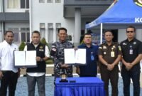 Foto: TNI AL, Kodaeral IV, Batam, liquid vape narkotika, etomidate, penyelundupan narkoba, jalur laut, Laksda TNI Berkat Widjanarko, operasi intelijen, Satgas Cakra-26.K, Pusintelal, Den Intel Kodaeral IV, BNN Kepri, Polda Kepri, Bea Cukai Batam, BPOM Batam, pemusnahan barang bukti, keamanan maritim, pemberantasan narkotika.